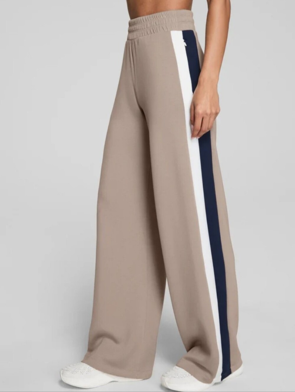SPANX | Women's Ashwood/Wht AE Colorblock Wide Legs AirEssentials Relaxed Pant
